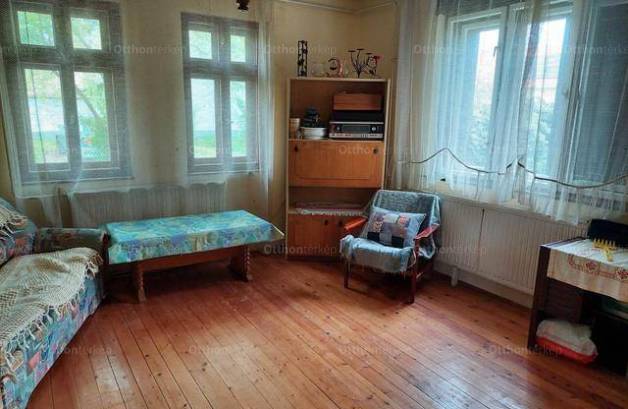 Kisoroszi családi ház eladó Rév utca 2-ben, 98 négyzetméteres