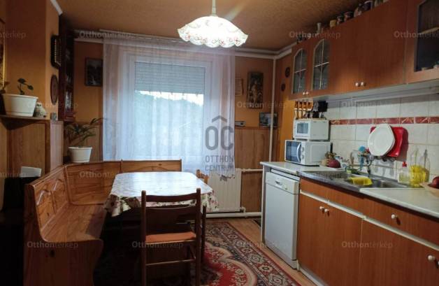Eladó családi ház Debrecen, 2 szobás