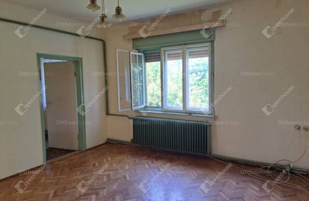 Eladó családi ház, Győr, 2 szobás