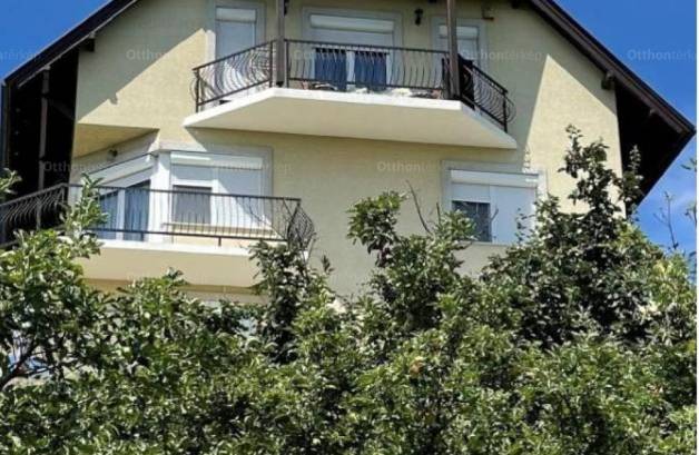 Eladó 7 szobás családi ház Budaörs