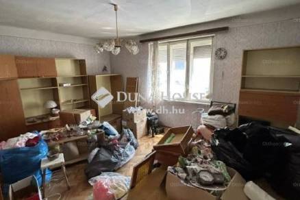 Eladó 1 szobás családi ház Győr