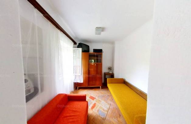 Balatonalmádi eladó nyaraló, 1+1 szobás, 44 négyzetméteres