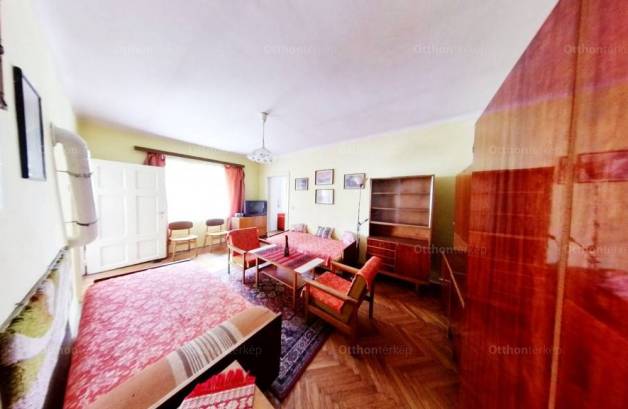 Balatonalmádi eladó nyaraló, 1+1 szobás, 44 négyzetméteres