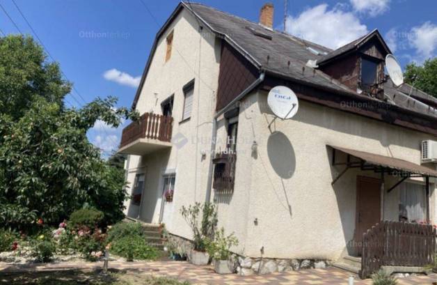Eladó családi ház Pécs, 8 szobás