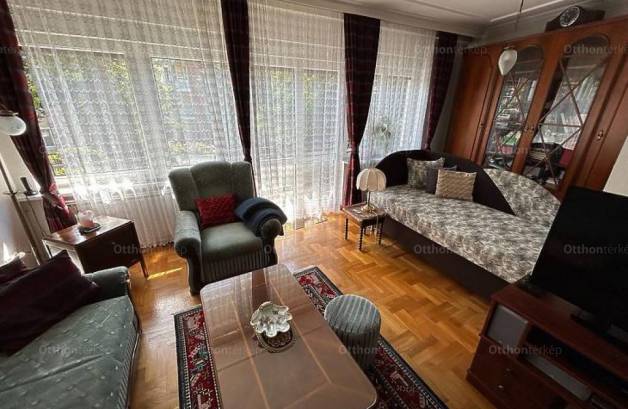 Budapesti ikerház eladó, 216 négyzetméteres, 5 szobás