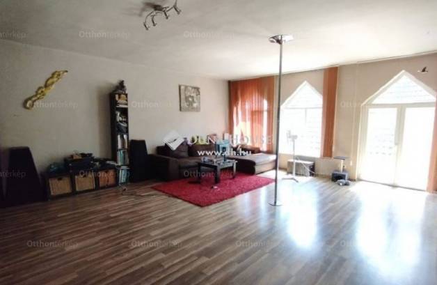 Eladó 3+5 szobás családi ház Bogád