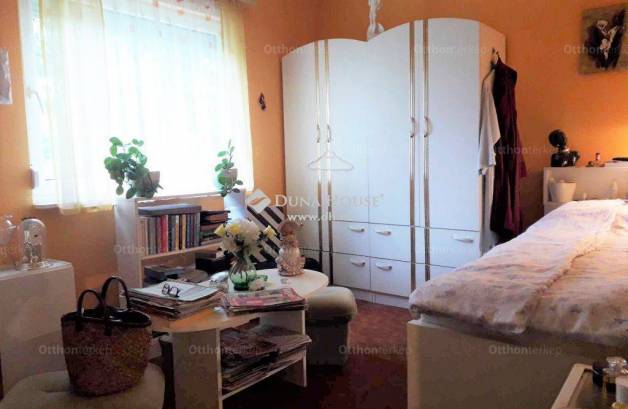 Eladó családi ház, Pécs, 3 szobás