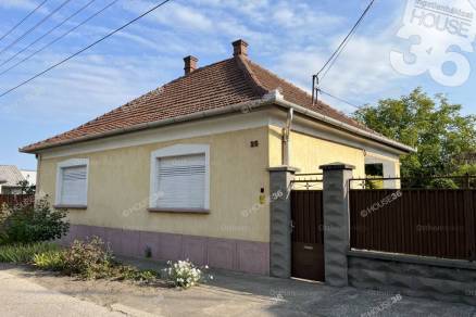 Eladó családi ház Kiskőrös a Kolozsvári utcában, 3 szobás