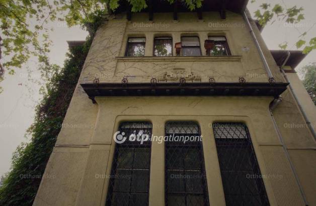 Budapesti eladó lakás, 6 szobás, 330 négyzetméteres