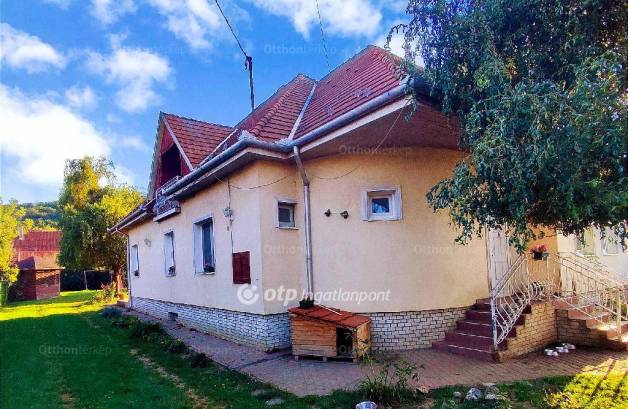 Kazincbarcika eladó családi ház a Rózsa úton