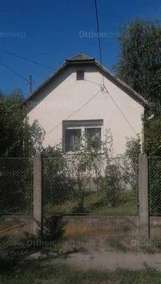 Debreceni eladó családi ház, 2 szobás, 55 négyzetméteres