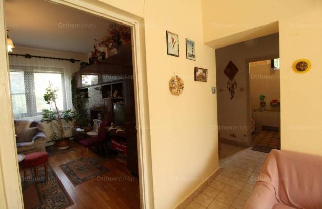 Balatonalmádi családi ház eladó, 110 négyzetméteres, 2+2 szobás