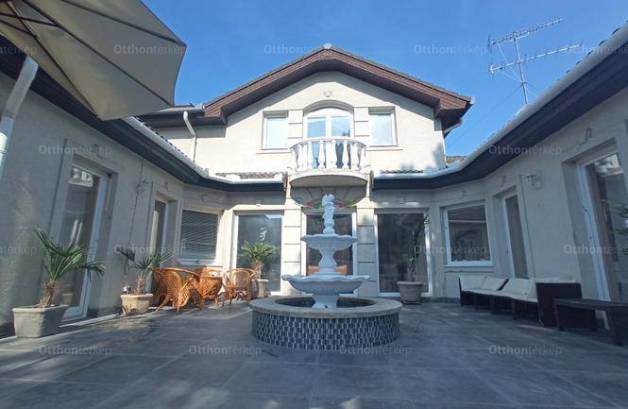 Családi ház eladó Tahitótfalu, a Szentendrei úton, 348 négyzetméteres