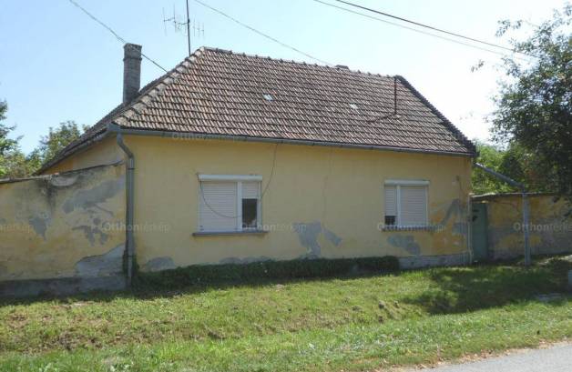 Uszód eladó családi ház a Deák Ferenc utcában