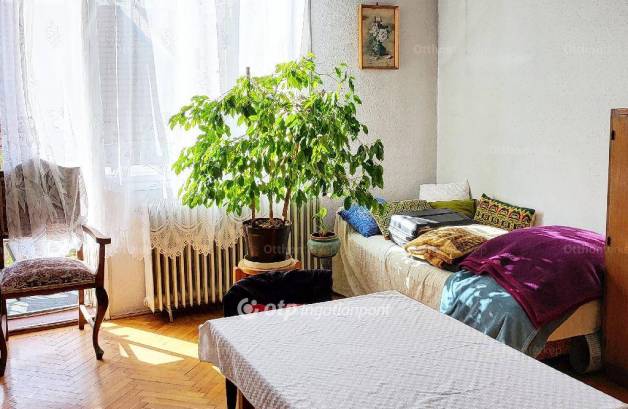 Budapesti eladó lakás, 3+1 szobás, 106 négyzetméteres