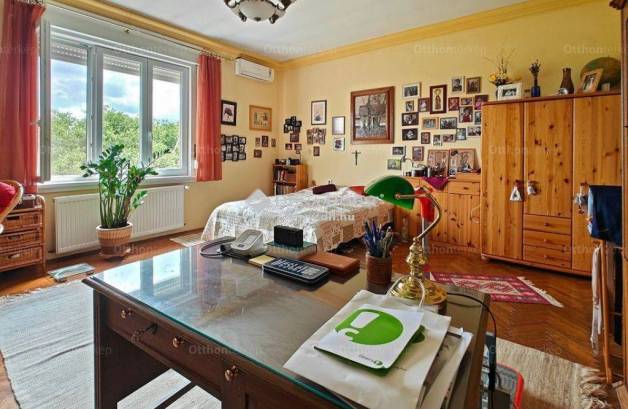 Eladó lakás, Pécs, 4 szobás