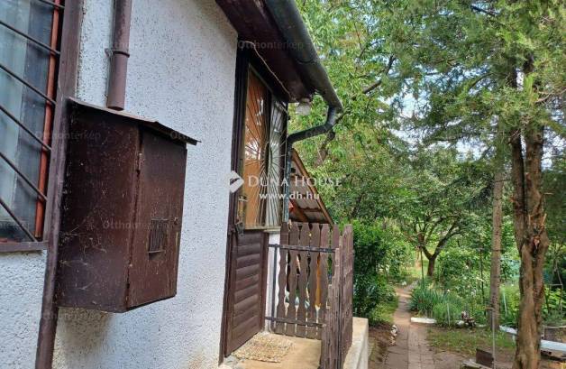 Gánti családi ház eladó a Gánti úton, 40 négyzetméteres