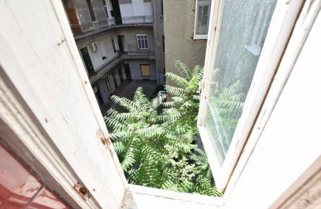 Eladó 2 szobás lakás Belső-Ferencvárosban, Budapest, Lónyay utca