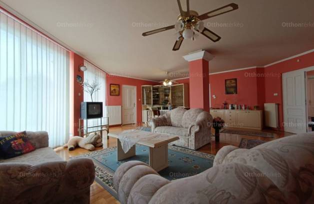 Eladó családi ház, Kaposvár, 24 szobás