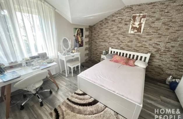 Szegedi eladó családi ház, 6 szobás, 160 négyzetméteres