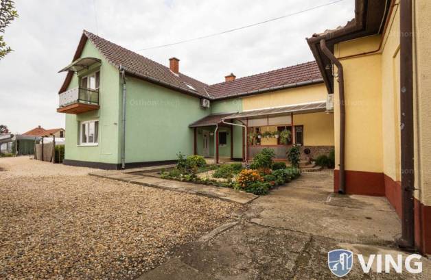 Eladó családi ház Szeged, 3 szobás