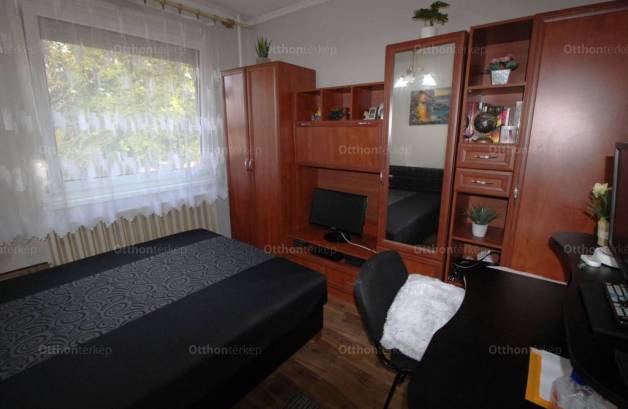 Eladó lakás Győr, 4 szobás