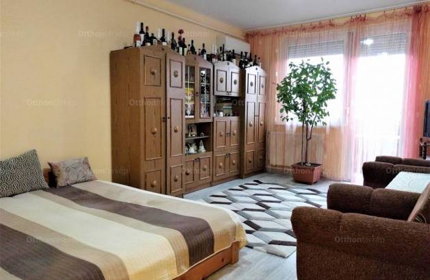 Debreceni eladó lakás, 3 szobás, 65 négyzetméteres