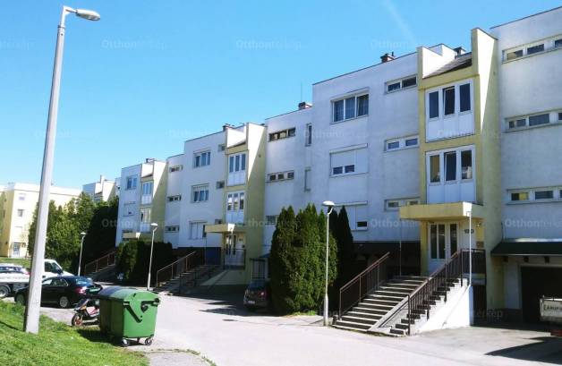 Eladó lakás, Balatonfüred, 2+1 szobás