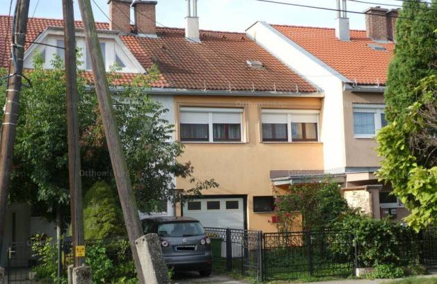 Eladó lakás Kalocsa a Vörösmarty Mihály utcában, 4 szobás
