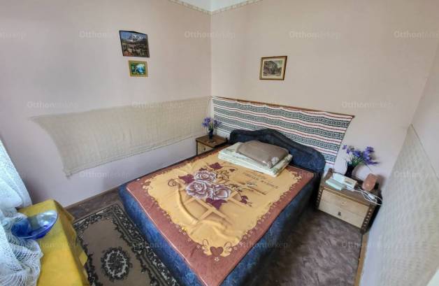Hatvani eladó házrész, 1+1 szobás, 62 négyzetméteres