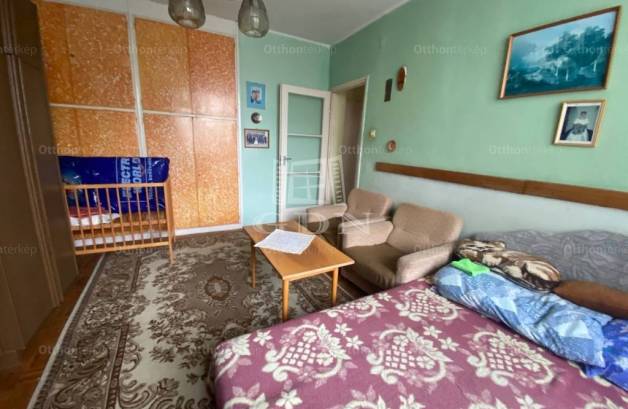 Oroszlányi lakás eladó a Népekbarátsága utcában, 50 négyzetméteres