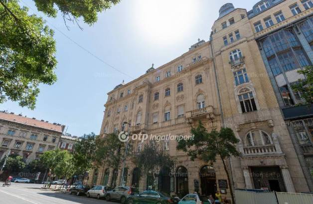 Budapesti lakás eladó, Lipótvárosban, Alkotmány utca, 6+2 szobás
