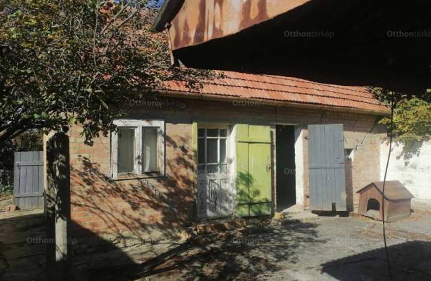 Eladó 2 szobás családi ház Szeged