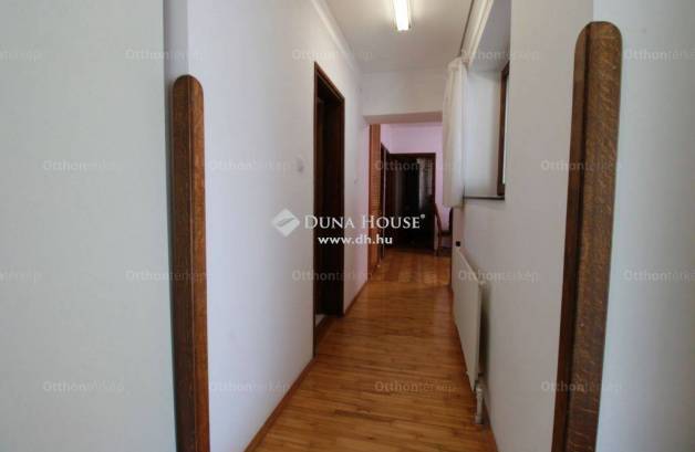 Családi ház eladó Szeged, a Bori Mihály utcában, 208 négyzetméteres
