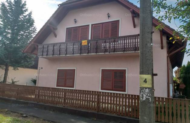 Eladó családi ház, Balatonboglár a Wesselényi utcában 12-ben, 6 szobás