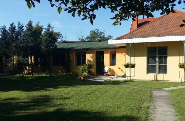 Eladó 18 szobás családi ház Sashalmon, Budapest, Batsányi János út