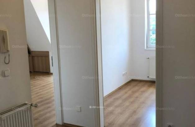 Budapest családi ház eladó, Máriaremetén, 5 szobás