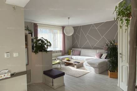 Debreceni sorház eladó, 68 négyzetméteres, 3 szobás
