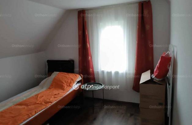 Debreceni eladó családi ház, 3 szobás, 45 négyzetméteres