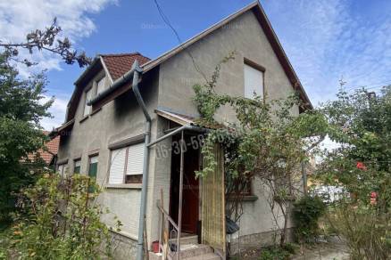 Püspökladány 5 szobás családi ház eladó a Kiss Ferenc utcában