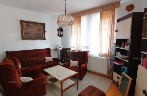 Dunaújváros 7 szobás családi ház eladó