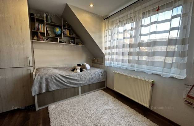 Lakás eladó Pécs, 76 négyzetméteres