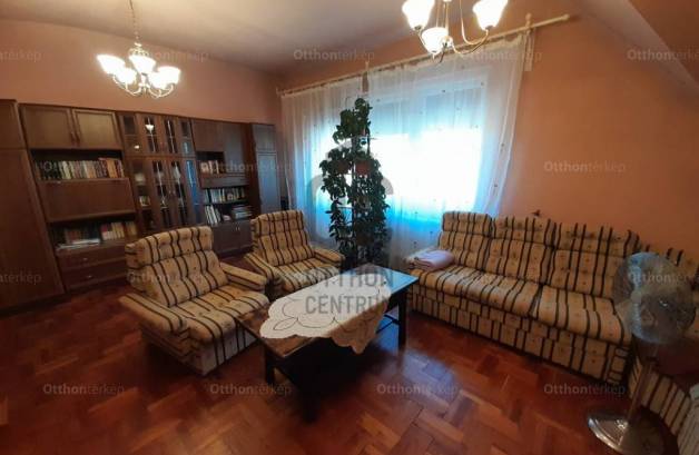 Debreceni házrész eladó, 86 négyzetméteres, 4 szobás