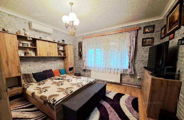 Eladó családi ház, Gyula, 4 szobás
