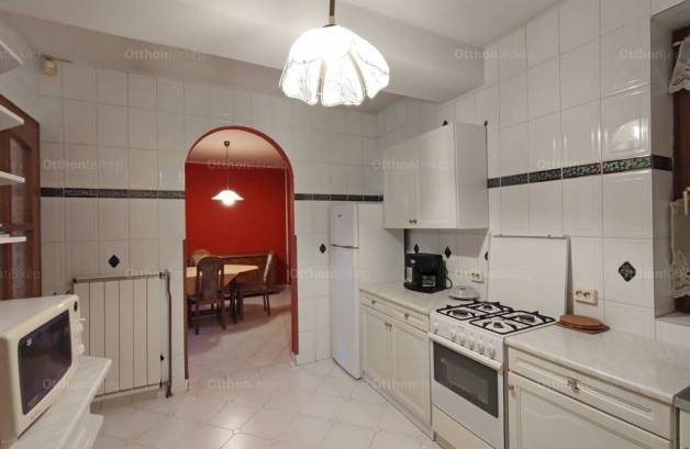 Budapesti családi ház eladó, 550 négyzetméteres, 8 szobás