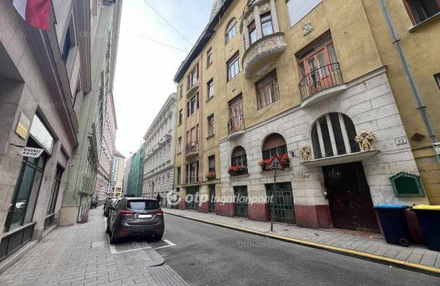 Budapest lakás eladó, Belvárosban, 3 szobás