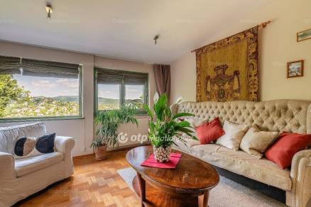 Budapesti családi ház eladó, 292 négyzetméteres, 5+1 szobás