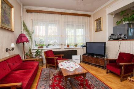 Debreceni eladó ikerház, 4+1 szobás, 155 négyzetméteres