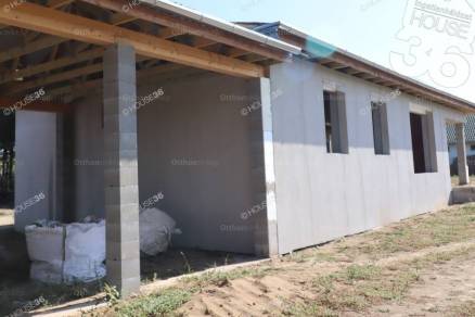 Kecskeméti új építésű családi ház eladó az Alsószéktó tanyán, 105 négyzetméteres