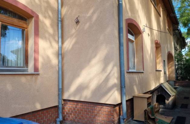 Eladó 11 szobás családi ház, Lónyaytelepen, Budapest